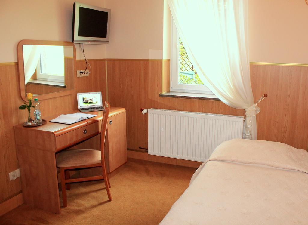 Parkowa - Noclegi Ze Sniadaniem Nowa Ruda Zimmer foto