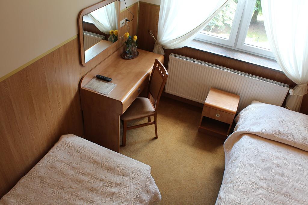 Parkowa - Noclegi Ze Sniadaniem Nowa Ruda Zimmer foto