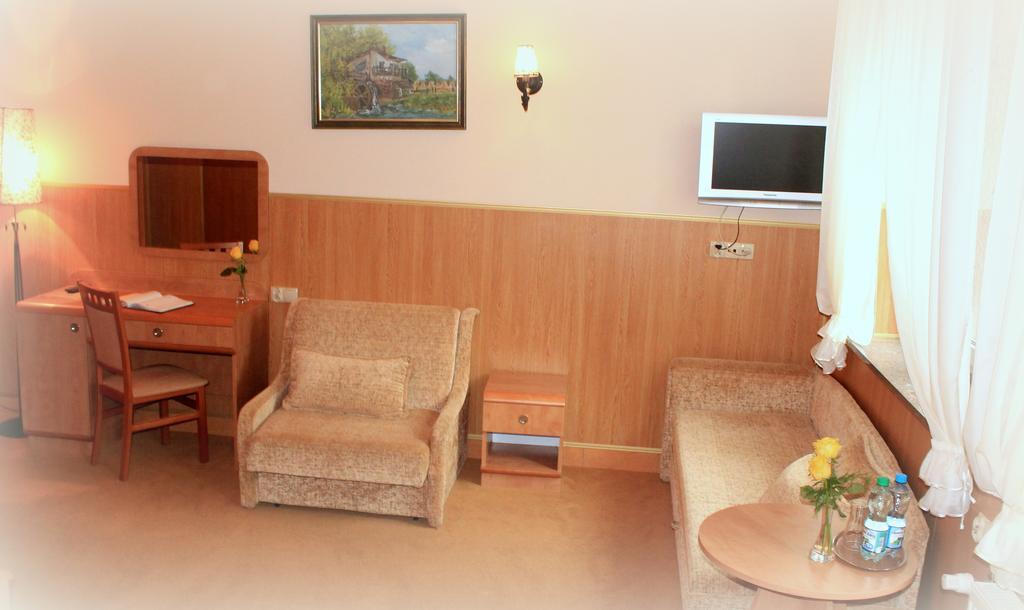 Parkowa - Noclegi Ze Sniadaniem Nowa Ruda Zimmer foto