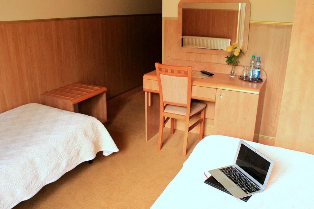 Parkowa - Noclegi Ze Sniadaniem Nowa Ruda Zimmer foto