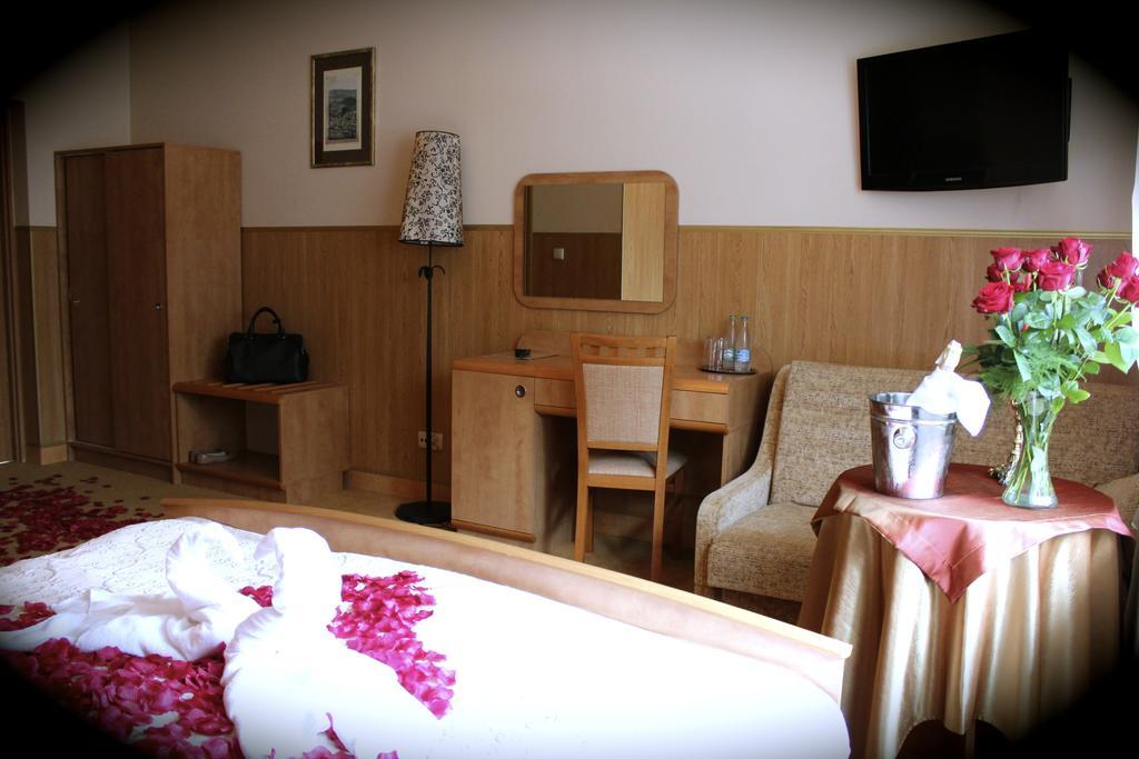 Parkowa - Noclegi Ze Sniadaniem Nowa Ruda Zimmer foto