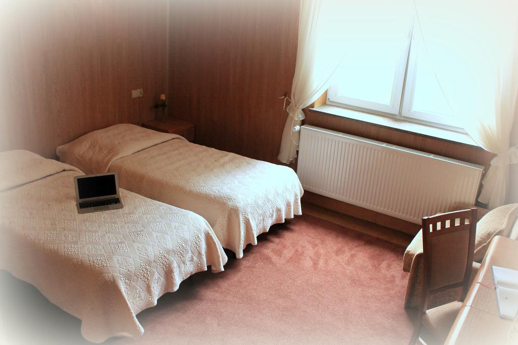 Parkowa - Noclegi Ze Sniadaniem Nowa Ruda Zimmer foto