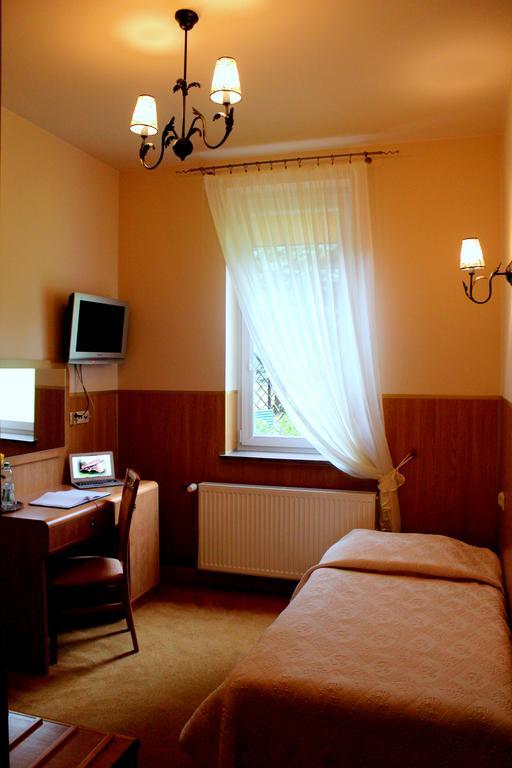 Parkowa - Noclegi Ze Sniadaniem Nowa Ruda Zimmer foto