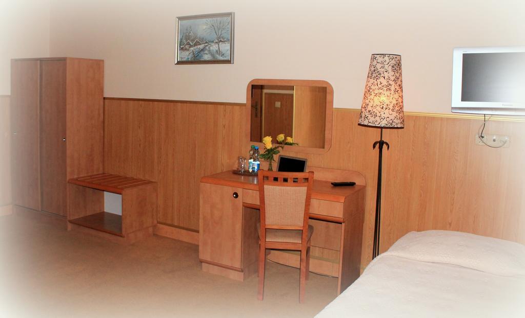 Parkowa - Noclegi Ze Sniadaniem Nowa Ruda Zimmer foto